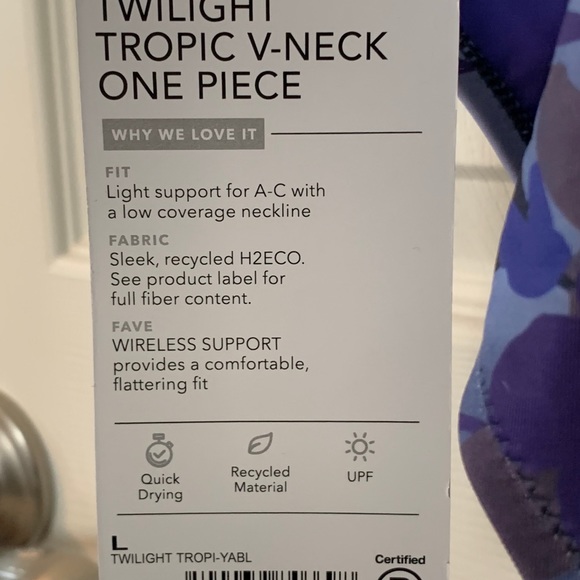 NWT Athleta 1 pc v neck swimsuit. Sz L - Picture 6 of 6